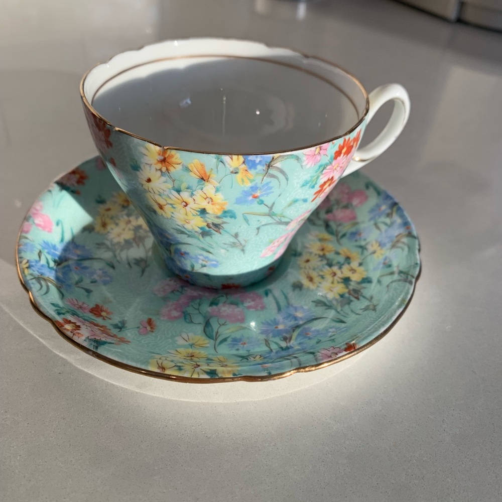 Shelley china / melody Floral Teacup and Saucer Set